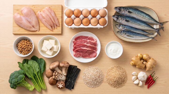 代謝を支える食材を並べた俯瞰。たんぱく質源が中心